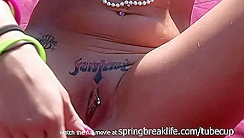 SpringBreakLife Video: Naked Girl - Broad Daylight